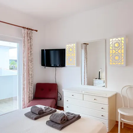 Casa Com 2 E Terraco A Passos Do Mar #1958 라고스