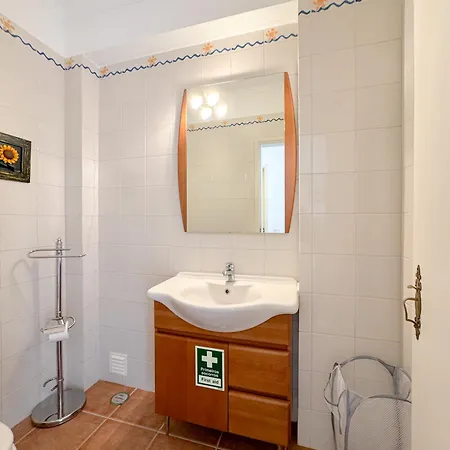 Casa Com 2 E Terraco A Passos Do Mar #1958 * 라고스