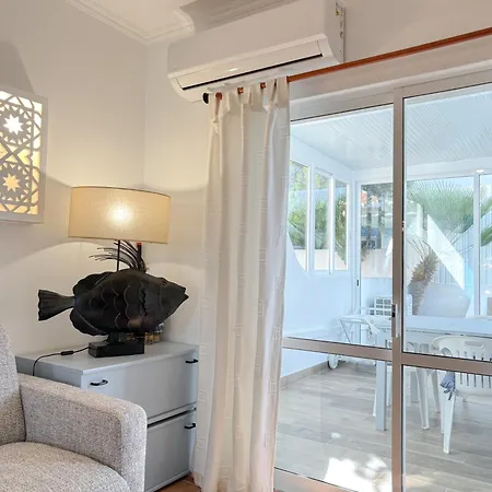 Casa Com 2 E Terraco A Passos Do Mar #1958 펜션 *