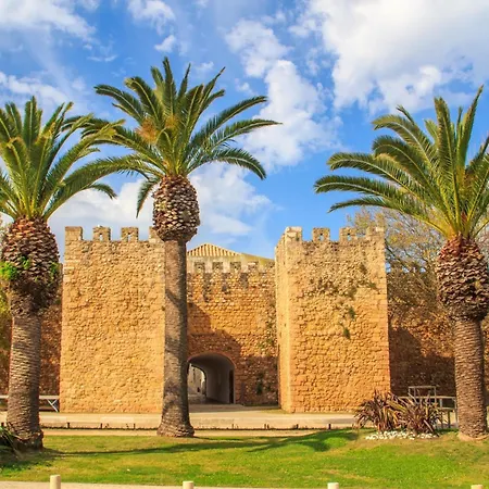 Casa Com 2 E Terraco A Passos Do Mar #1958 度假居 拉哥斯