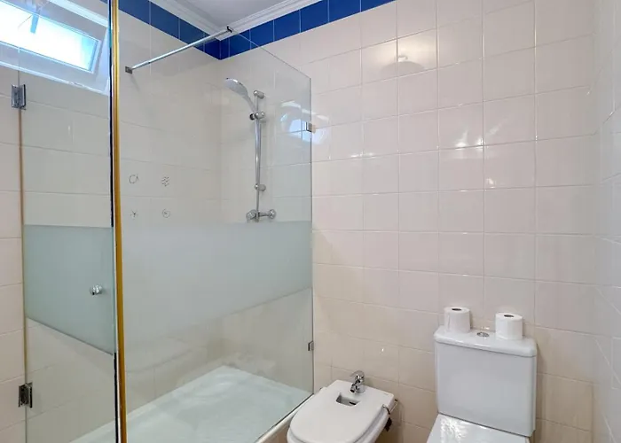 Casa Com 2 E Terraco A Passos Do Mar #1958