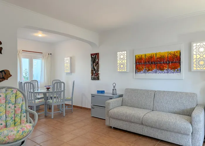 Casa Com 2 E Terraco A Passos Do Mar #1958 度假居 *