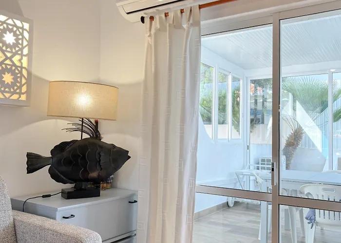 Casa Com 2 E Terraco A Passos Do Mar #1958 度假居 *