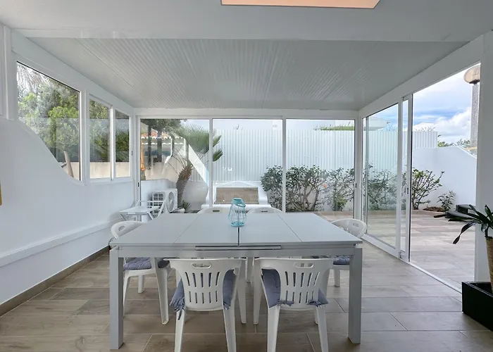 Casa Com 2 E Terraco A Passos Do Mar #1958 度假居